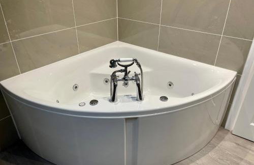 4-Bedroom Cottage in Healing, Grimsby - Foto 4