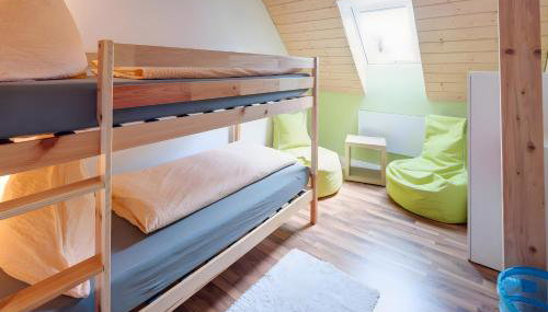 Hof in L i e b e s d o r f - Akelei - Foto 2