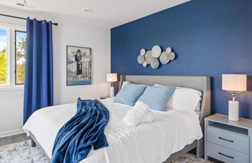 New Renovated 5BD Home with Hot Tub Sauna & Game Rm - Foto 45