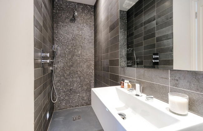 Chic Wandsworth Home With Patio - Photo 32