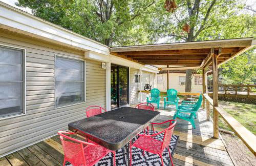 Deck and Dock Access Lakefront Grove Cabin! - Foto 20