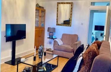 2 Bedroom Flat in Camberwell Green - Central Location with excellent connections to tourist attractions and main London airports - Photo 14