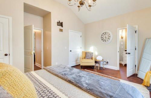 Chic Thomas Square Home in Walkable Location! - Foto 13