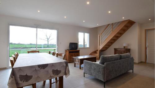 Awesome Home In Bacilly With Wifi - Foto 5