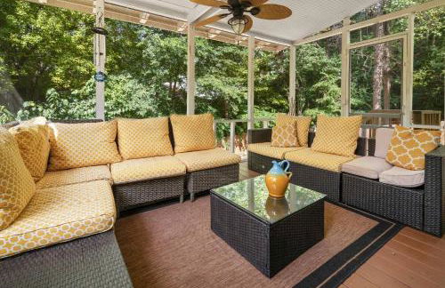 Fire pit - 6 Min to North Hills - Screened Porch - Foto 39