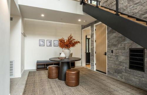 New Luxury Free Standing 4BR 4 and a halfBA Home Obsidian Reserve #146 Priv Hot Tub, 2-Car Garage Great Views - Foto 24