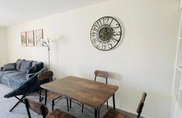 Large 2BR2BA Apartment Ideal for Long Stays - Foto 8