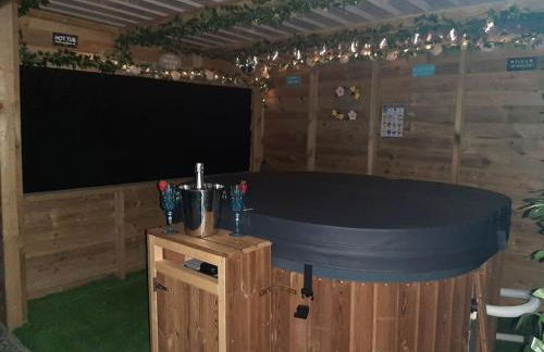 Anglesey new modern shepherds hut with spa hot tub - Foto 27