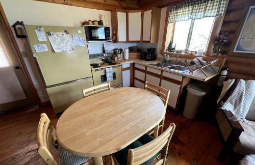 Charming Cabin with Spectacular Mountain Views near Madison River in Ennis, Montana - Foto 23