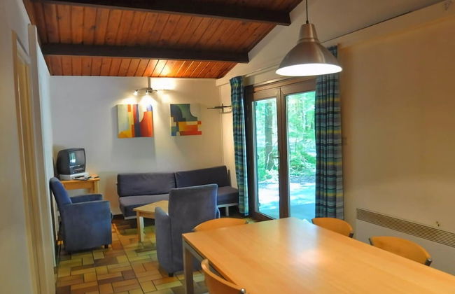 Cozy, Wooden Chalet With a Microwave, Located in a Forest - Foto 16