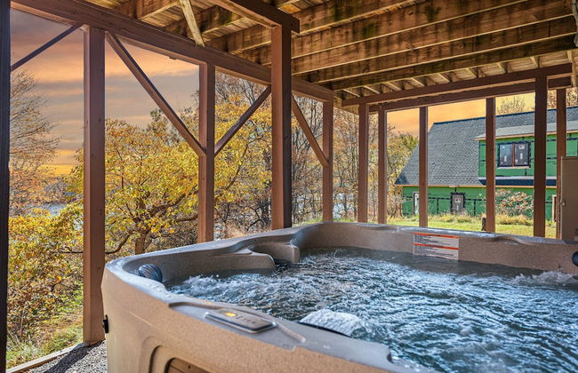 Emerald Bluff by Avantstay Lake Views Deck Fire Pit Game Room - Photo 48