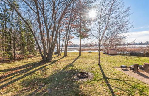 Cozy Lakefront Studio On Long Lake! Home by RedAwning - Foto 2