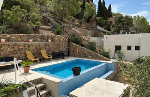 Preciosa casa con piscina desbordante y vistas al mar - Foto 15