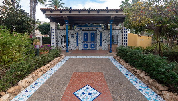 Comfortable Spacious Family House, Large Terrace and Garden, Beach and Bars - Photo 2, Image principale