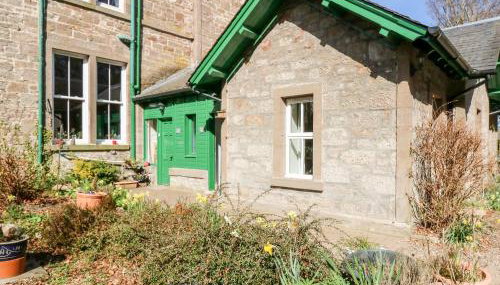 Courtyard Cottage - Photo 2