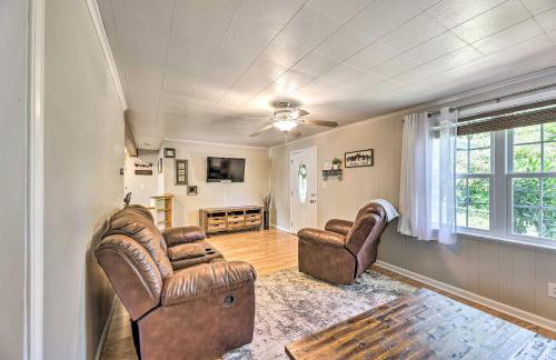 Family-Friendly Sanctuary BBQ, Patio and Yard - Foto 6