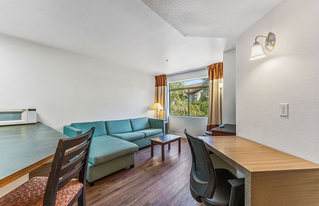 Metro Chandler Extended Stay - Photo 4