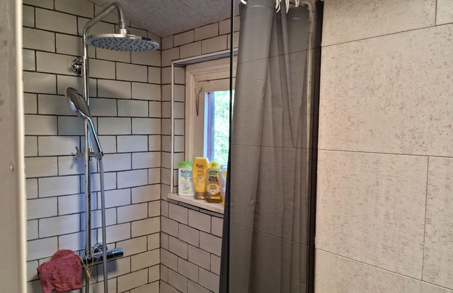 Tranquil Chalet in Geel With Garden - Photo 10