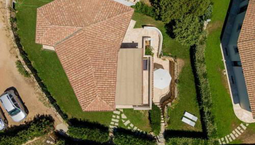 Seafront Villa - 5min to BRANDINCHI I Exclusive Garden I Private Beach I BBQ I Wi-Fi - Foto 3