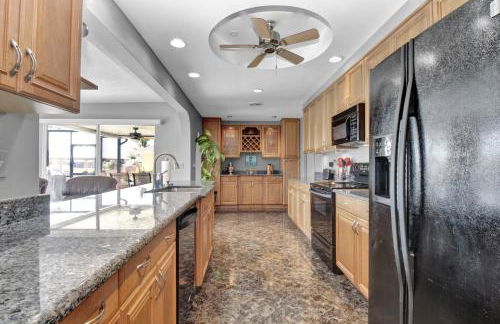 Pet Friendly Canal Front 3-Bedroom Grand Villa with Pool, Linai and Dock - Foto 54