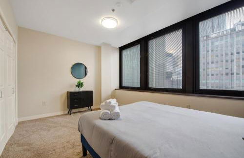 Upscale Charm PRIME LOCATION 7TH FLOOR SWEEPING CITY VIEWS FAST WIFI 24-7 Gym Lounge Roku - Foto 2