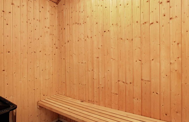 Comfortable Holiday Home in Dannemare with Hot Tub - Photo 21