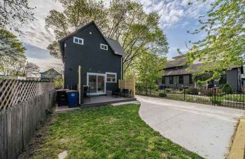 Hot Tub Amazing Location! Modern Ohio City Luxury 2 King Beds - Foto 31