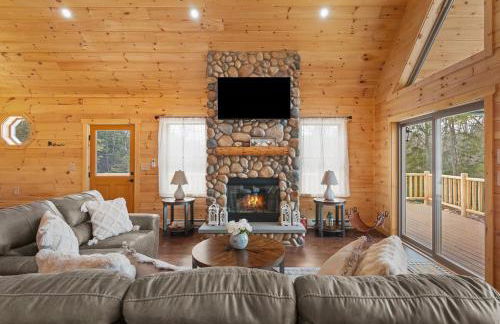 Luxury Log Cabin Lakefront, Game room & Fire Pit, - Foto 2