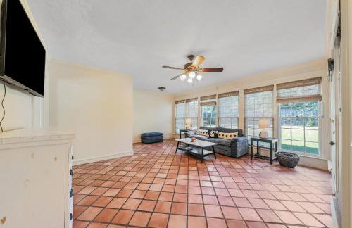 Group Getaway in a Grand Historic Home 15 minutes to Fort Benning Sleeps 10 - Foto 6