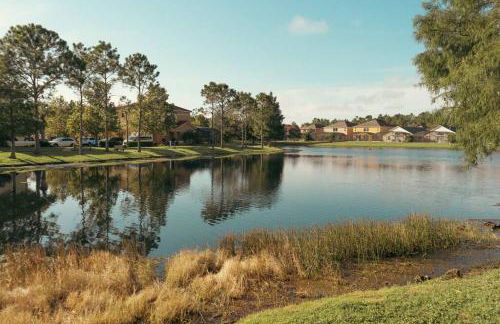 Roomy House Near Disney with Resort Pool and Patio BBQ - Foto 59