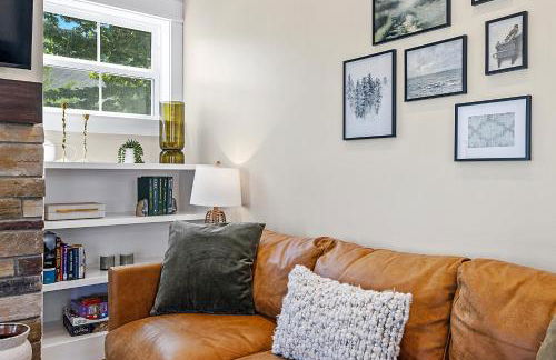 Coho Cottage, Village of Empire MI, Steps from SBD - Foto 4