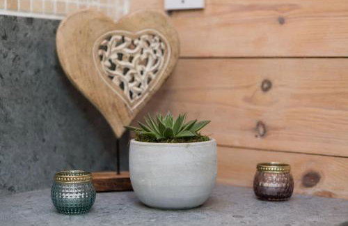 Stunning Old Carthouse with seaview - Photo 15