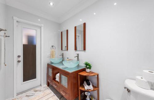 Centrally Located 4BD Oasis with Pool & Movie Patio - Foto 4