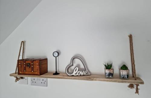 Cosy 3 Bed Apartment Near Birmingham Airport & NEC Perfect for Groups & Contractors! - Foto 12