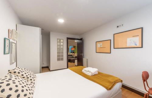 Tranquilo con Wifi y cercano al metro - Foto 10