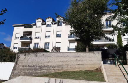 Arty Appart - Eurexpo - Parking box privé - Balcon - Sauna en option - Foto 9