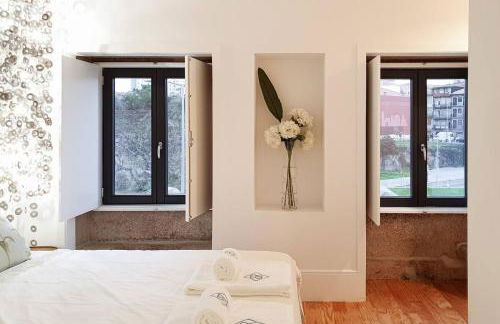 Great Flat & View in Historic Porto by LovelyStay - Photo 11