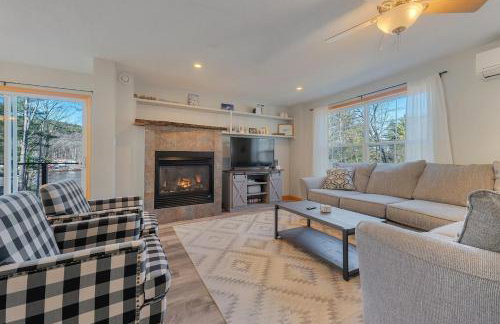 Lakefront Home with Private Beach Access & Hot Tub - Foto 24