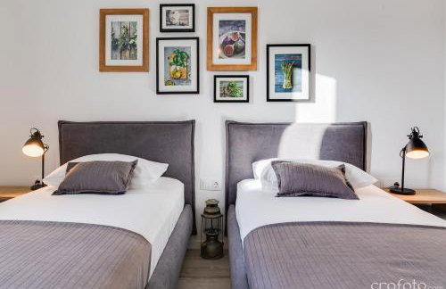 Grandfather's House - Photo 18