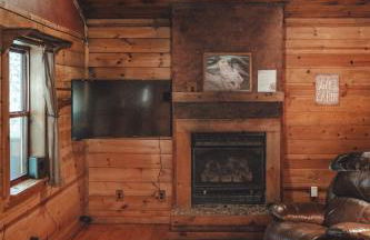 Great Frontier Cabin at American Heartland Cabins - Photo 10