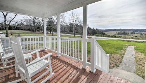 Farm-Style Ste Genevieve Retreat with Fire Pit! - Foto 1