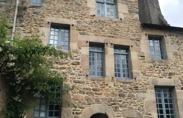 Appartement de 1634 avec balcon au sud sur jardin en plein cœur historique - Foto 32