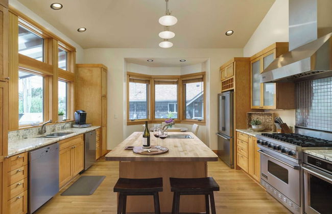 The Castle Rock Estate by Avantstay Steps From Arch Cape Beach w/ Hot Tub & Sauna - Foto 9