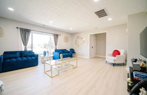 Spacious 5BR 2BA Free Parking Minutes to DC with Foosball - Photo 43