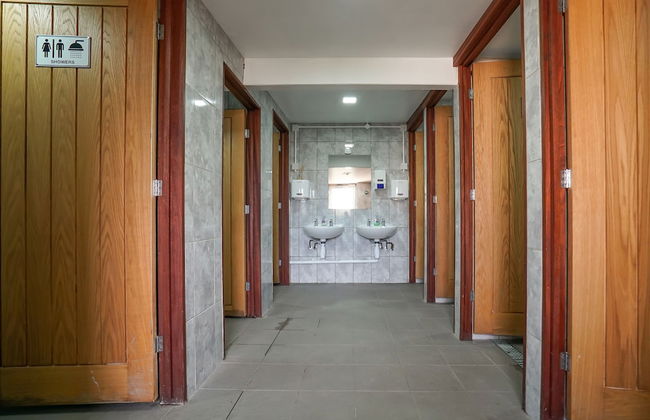 Deluxe Glamping Pod With Hot Tub in Frodsham - Photo 5