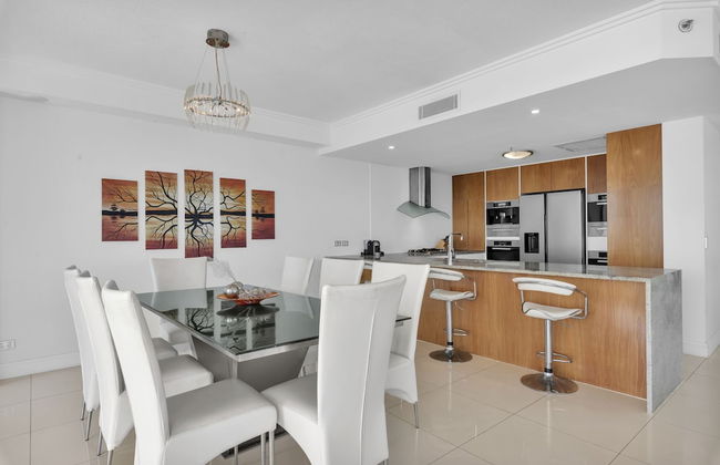 Reflection Tower Two - Foto 38