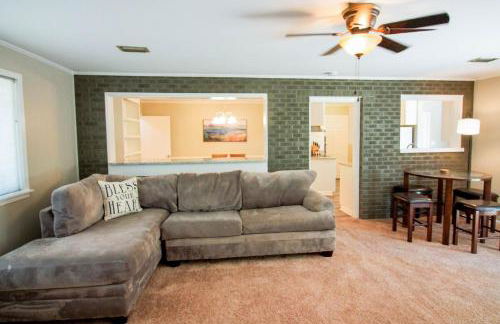 Luxury Midtown Home - Only a few blocks from FGH - Foto 63