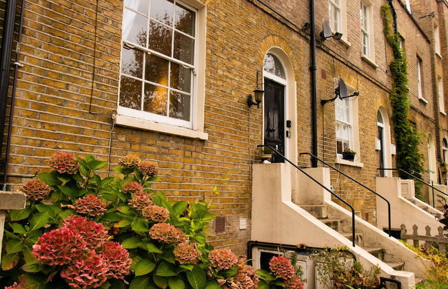 Trendy Two Bed Apartment With Private Garden - Foto 1