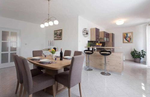 Villa Silence with pool Near Krka National Park - Foto 16