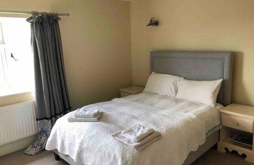 St Anthony’s, bright perkily decorated 3 bedroom house - Photo 14